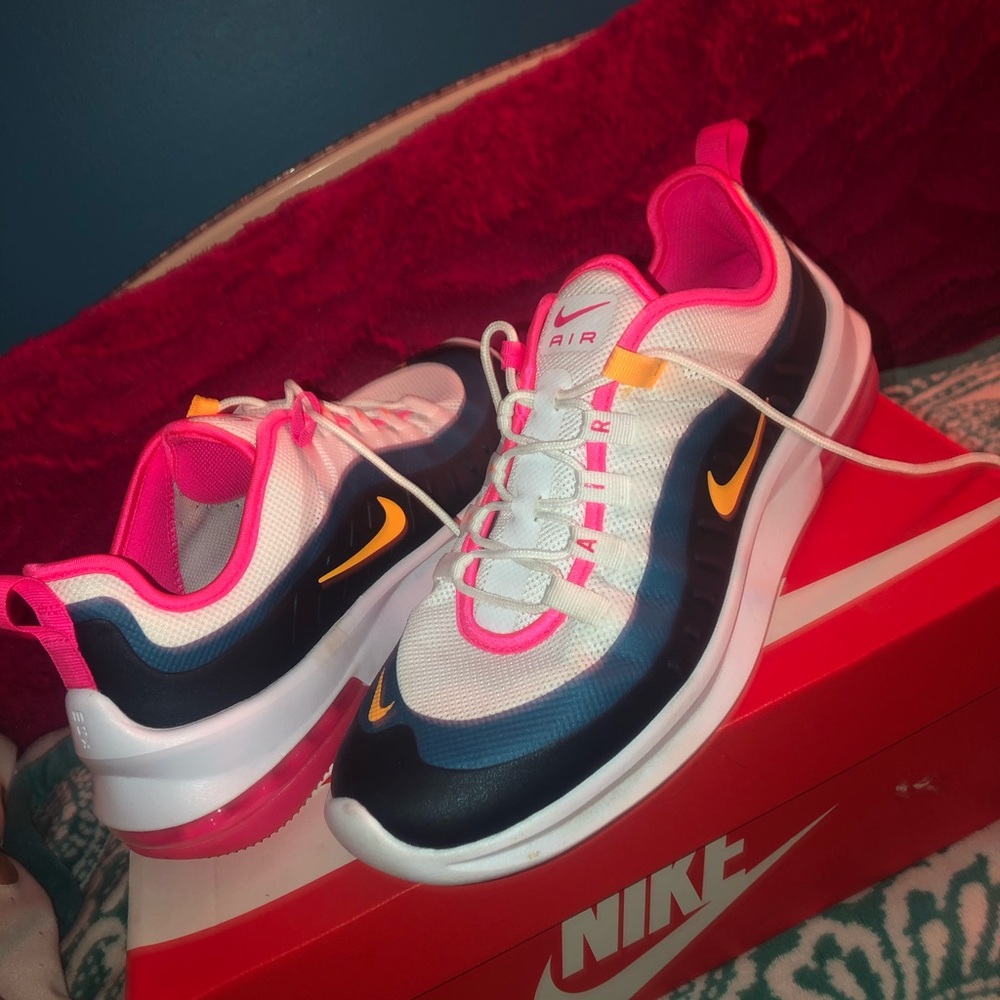 Nike air Max axis